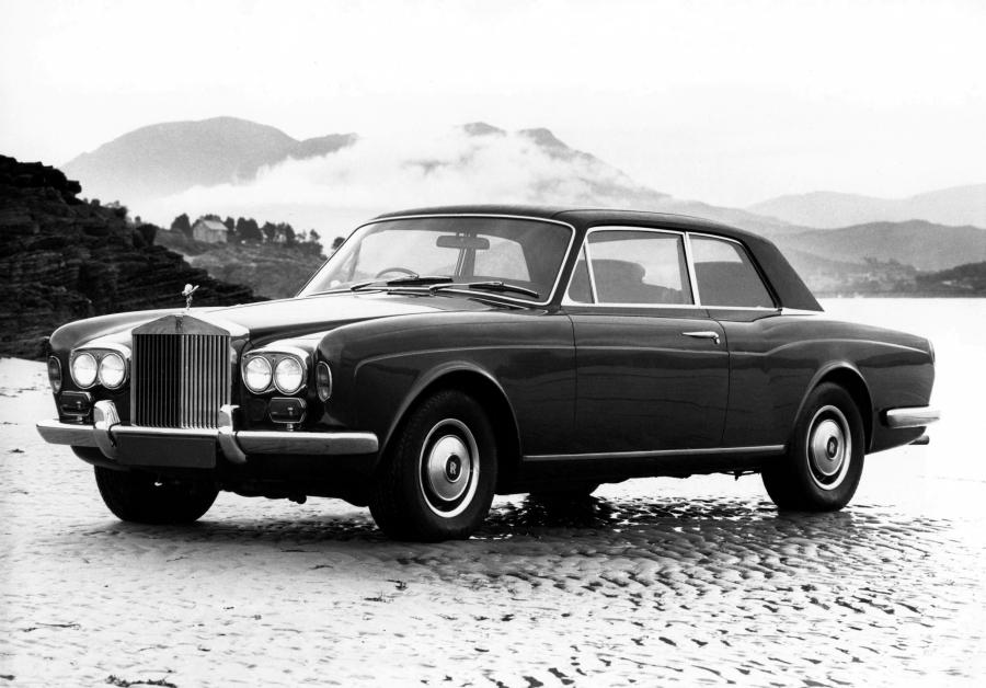  Rolls-Royce Corniche Saloon 1971 года  (фото 18 из 18)